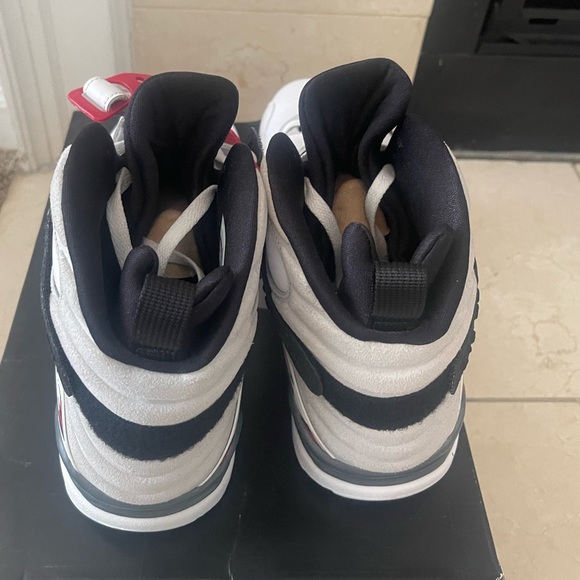 Air Jordan 8 Retro - Picture 8 of 11